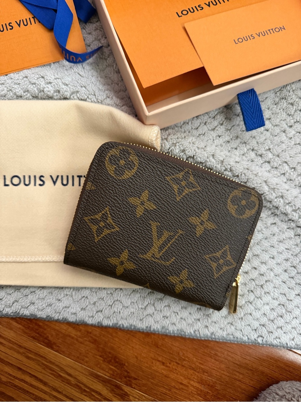 Louis Vuitton zippy coin pouch wallet